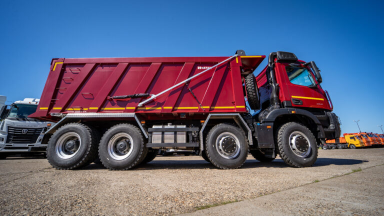 Read more about the article Najnowsza wywrotka KAMAZ pomyślnie przeszła testy eksploatacyjne