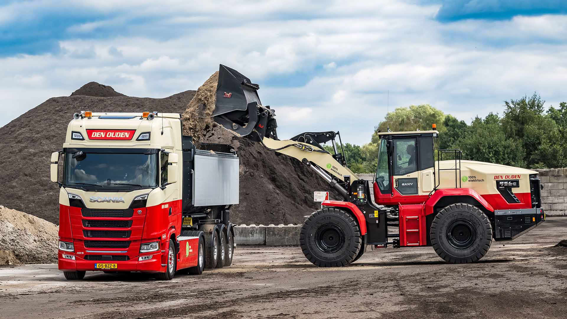 Read more about the article Den Ouden modernizuje swoją flotę trzema nowymi Scaniami, w tym ciągnikiem elektrycznym