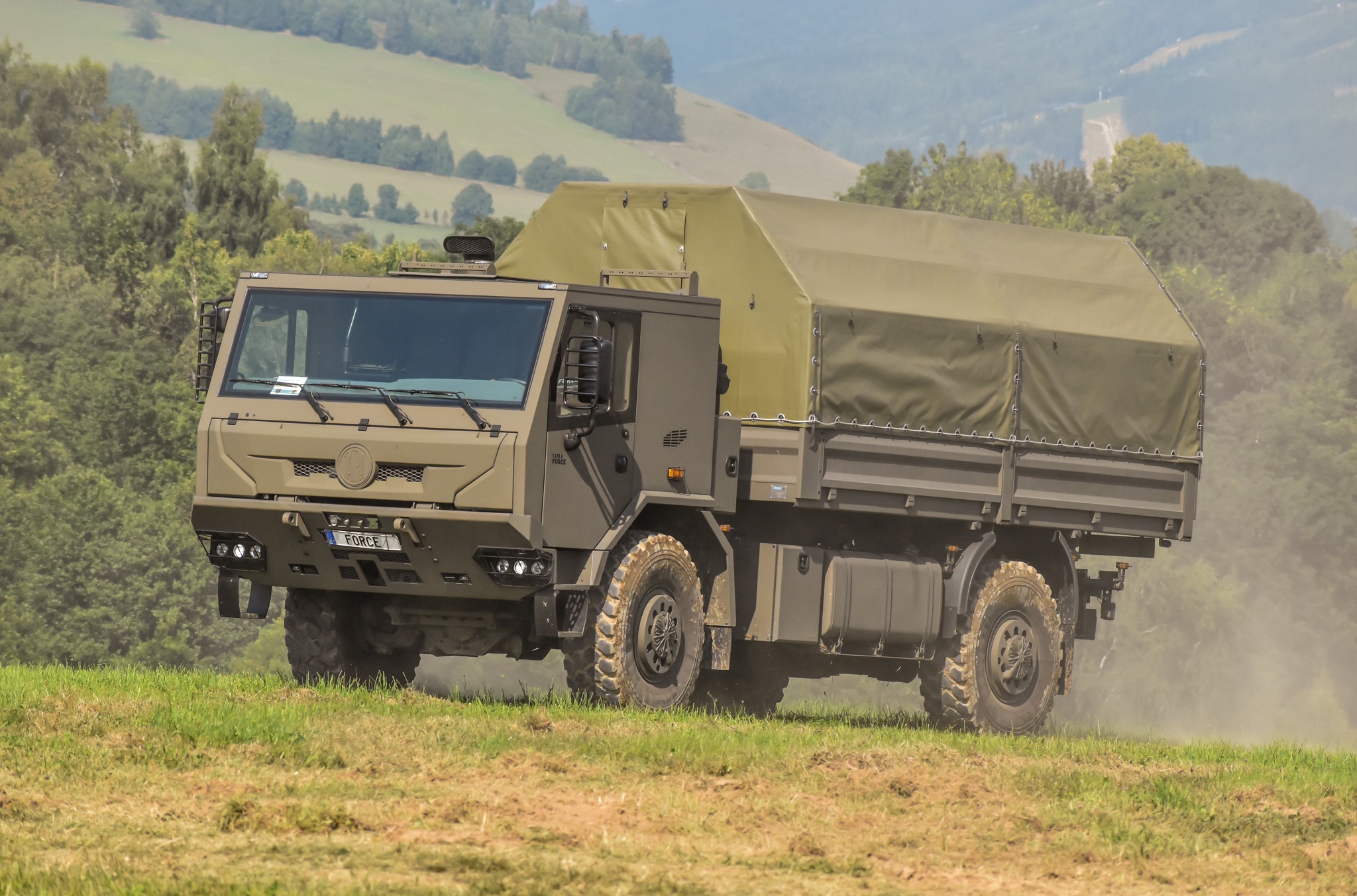 Read more about the article Nowy militarny przedstawicie serii Force 3 – model 2-osiowy 4×4