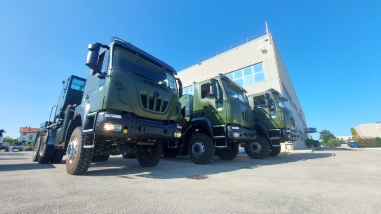 Read more about the article Ciężkie samochody ewaluacji i ratownictwa technicznego Tekne dla klienta w Azji