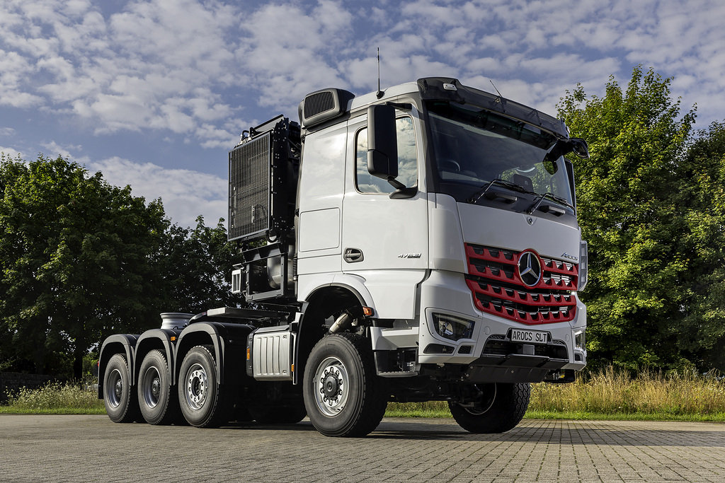 Read more about the article Premiera rynkowa w Japonii: modele ciężarówek Mercedes-Benz Trucks Arocs i Actros już dostępne