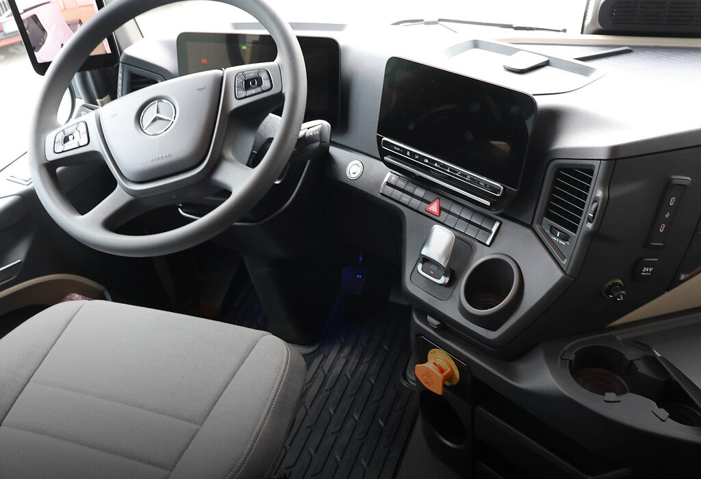 Mercedes-Benz Trucks übergibt erste eActros 600-Modelle an Großkunden in Litauen
Mercedes-Benz Trucks hands over first eActros 600 models to major customer in Lithuania