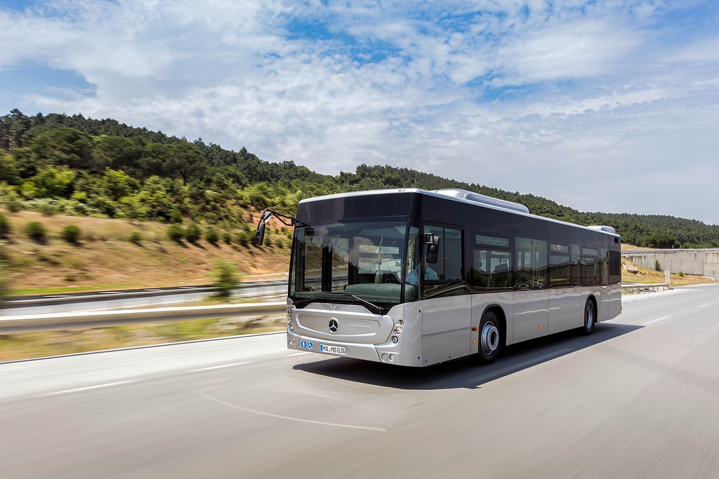 Daimler Buses baut Produktionskapazitäten aus: Kooperation mit Bushersteller Otokar unterzeichnetDaimler Buses expands production capacity: Cooperation agreement signed with bus manufacturer Otokar