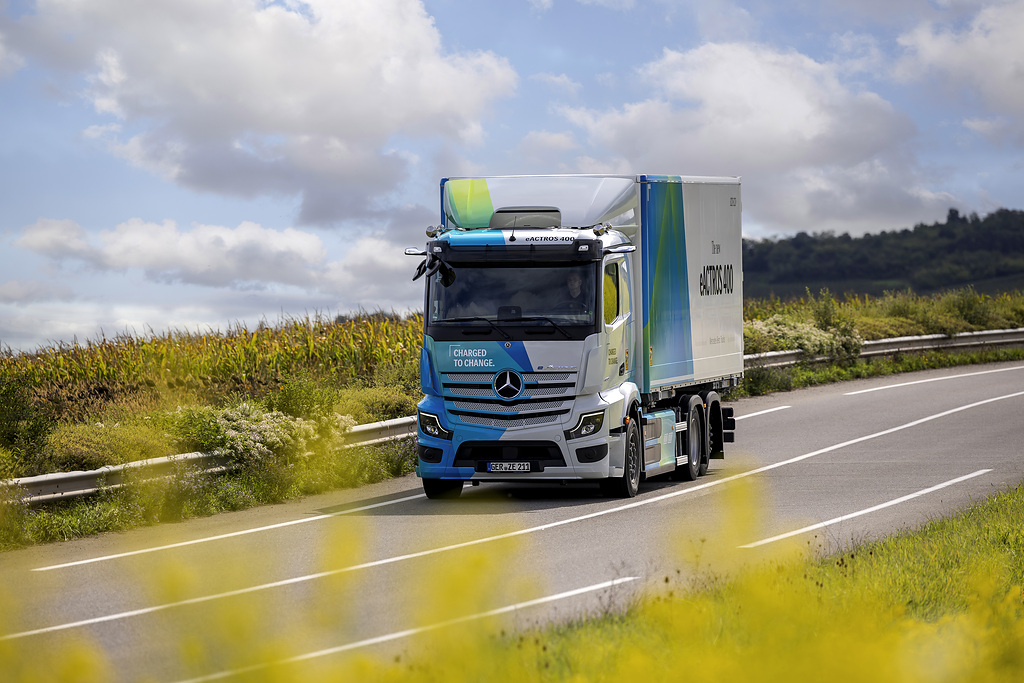 Der neue Mercedes-Benz eActros 400 der zweiten Modellgeneration eActros
The new Mercedes-Benz eActros 400 of the second generation eActros models