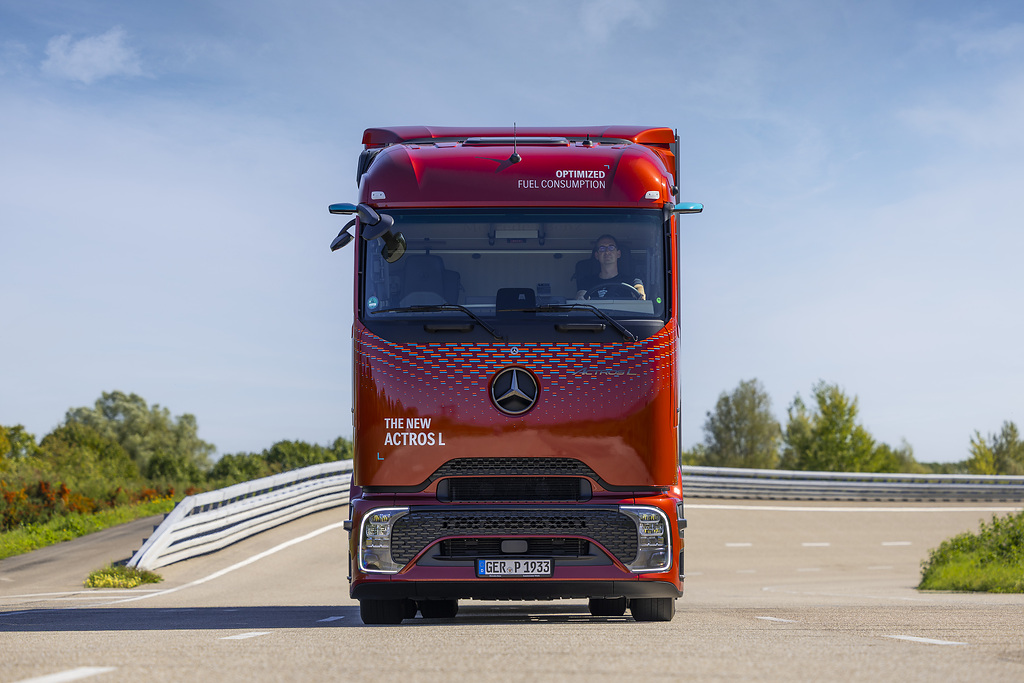 Mercedes-Benz Actros L
Mercedes-Benz Actros L