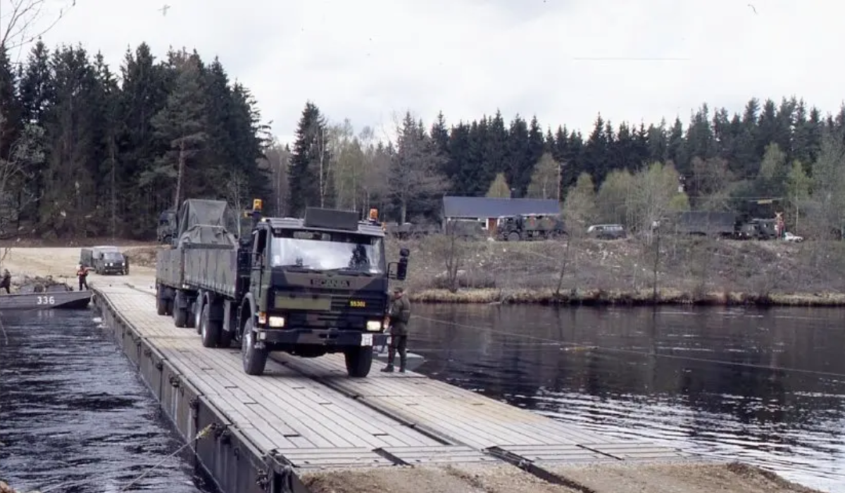 Screenshot 2025-03-04 at 00-07-44 Scania lastbil på Ponton 100. -Miliseum _ DigitaltMuseum