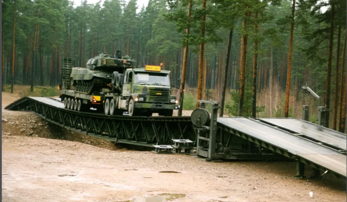 Screenshot 2025-03-04 at 00-10-22 Krigsbro 5 (KB 5). Scania lastbil 143H och Stridsvagn 122. -Miliseum _ DigitaltMuseum