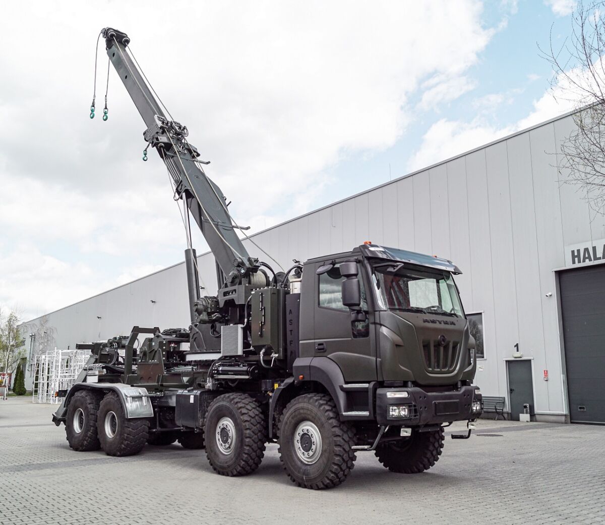Read more about the article Premiera MSPO 2025 – nowy wojskowy ciężki samochód ewakuacji i ratownictwa technicznego ze Szczęśniak PS