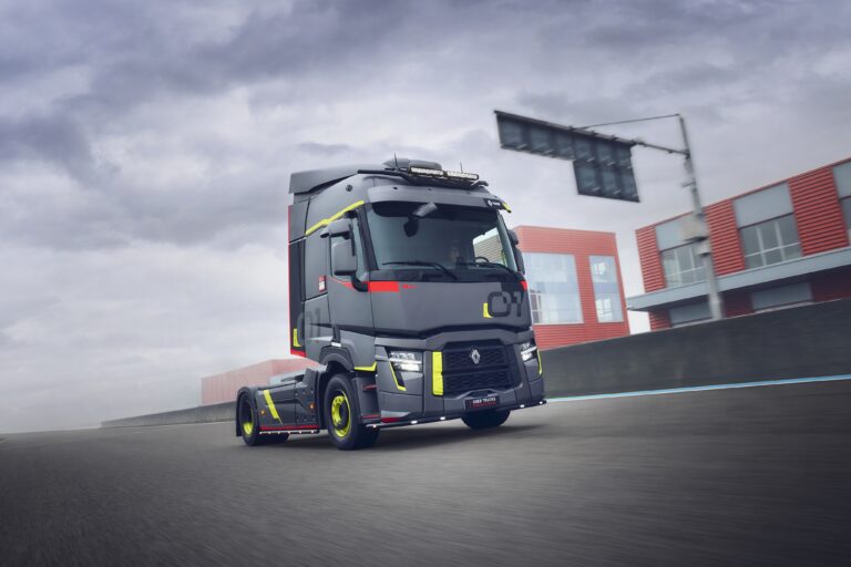 Read more about the article Gospodarka o obiegu zamkniętym, używane ciężarówki dalekobieżne – nowa generacja Renault Trucks T 01 Racing: używane ciężarówki podnoszą poprzeczkę