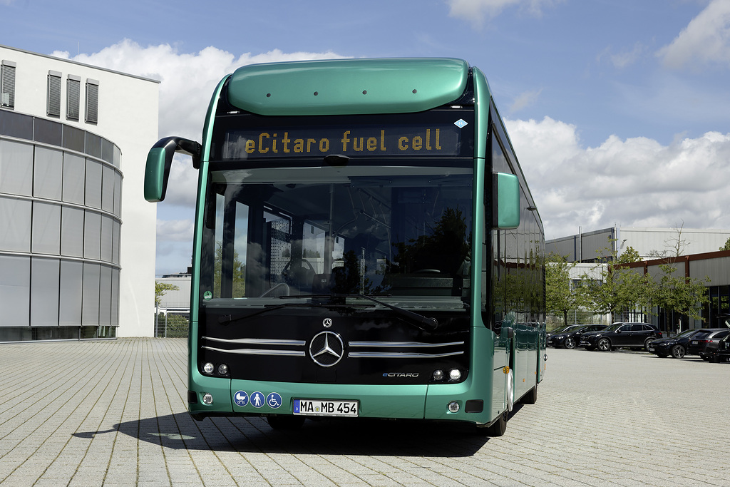 Read more about the article Nowy akumulator NMC4 w Mercedesie-Benz eCitaro: większa pojemność, dłuższa żywotność