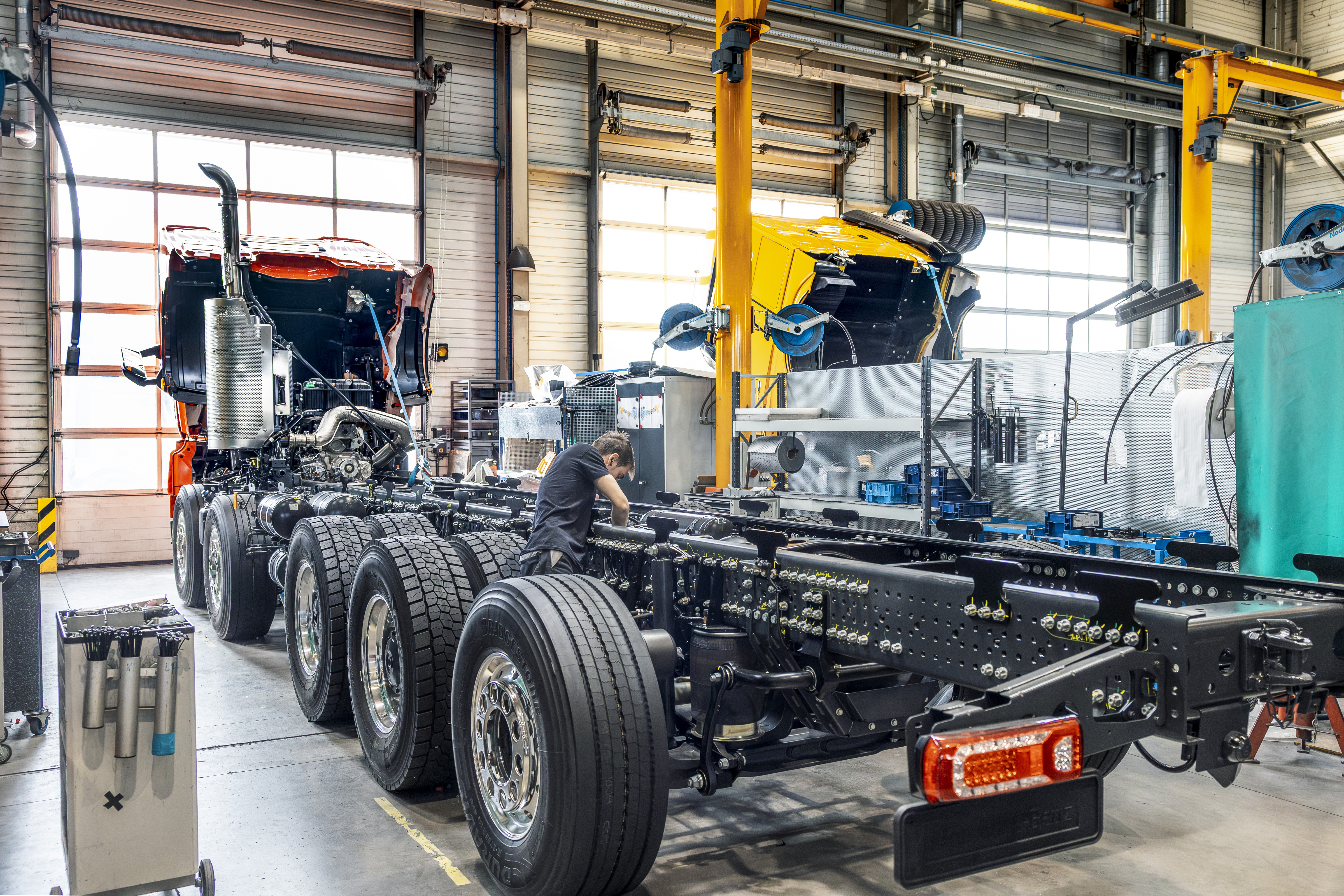 Read more about the article Personalizacja na kołach – Mercedes-Benz Custom Tailored Trucks świętuje 25-lecie istnienia