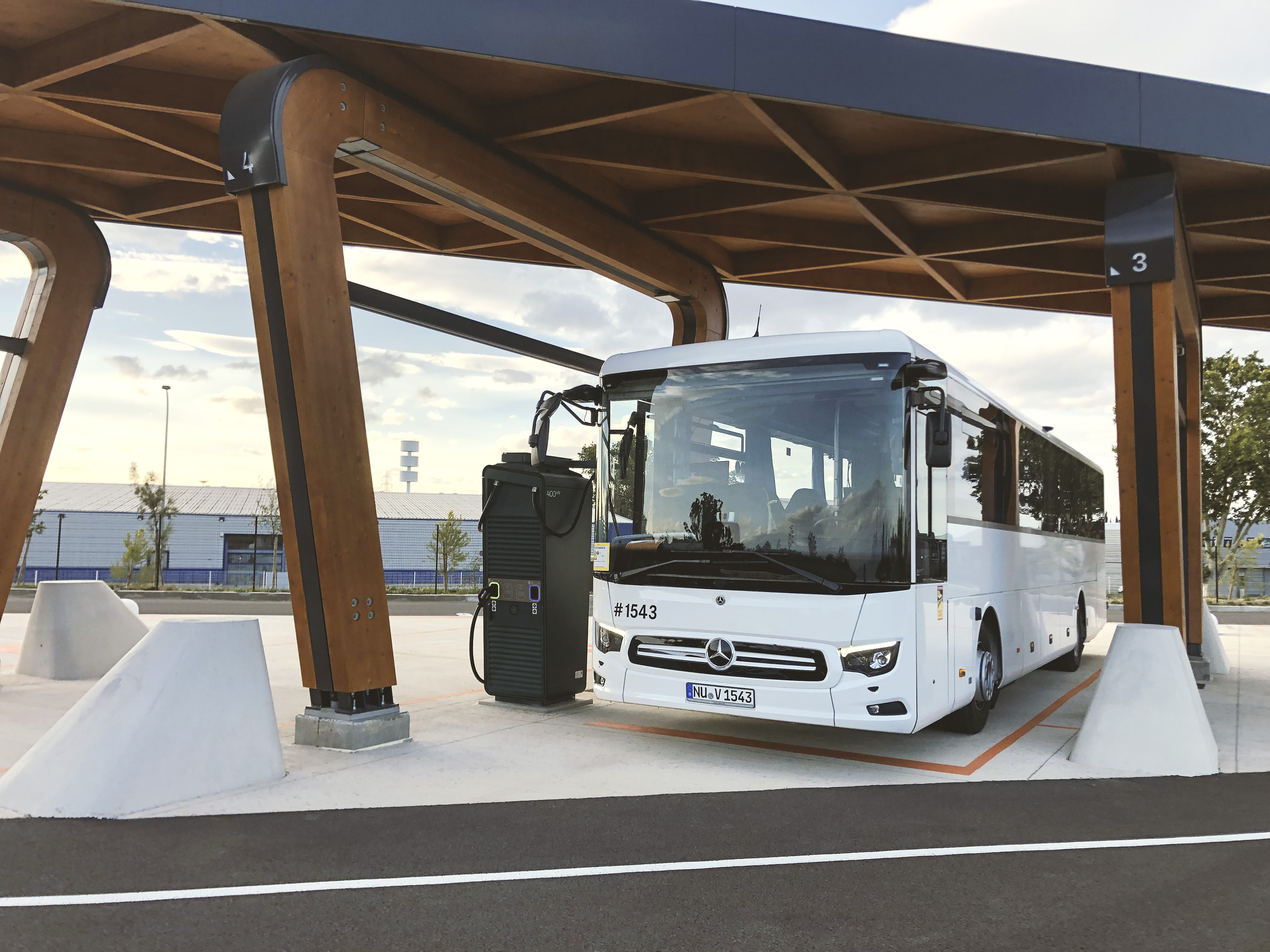 Read more about the article Daimler Buses rozpoczyna rozbudowę publicznych stacji ładowania