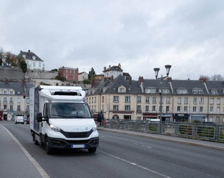 Read more about the article TELMA, IVECO i Grupa Petit Forestier łączą siły wokół hybrydowego układu hamulcowego indukcyjnego: innowacji, która zamienia hamowanie w użyteczną energię