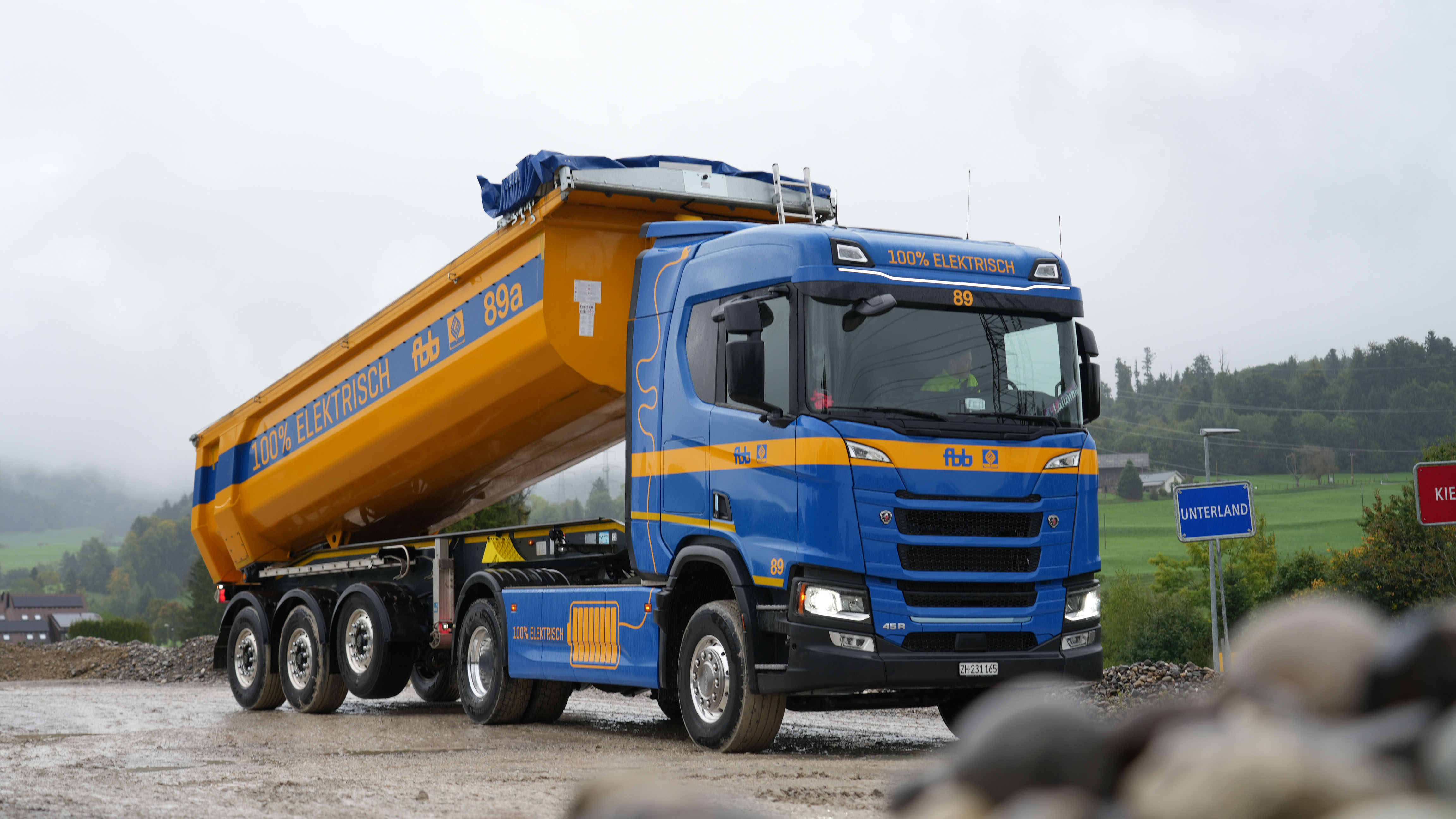 Read more about the article Recenzja i doświadczenia po roku użytkowania elektrycznych pojazdów Scania w FBB Companies