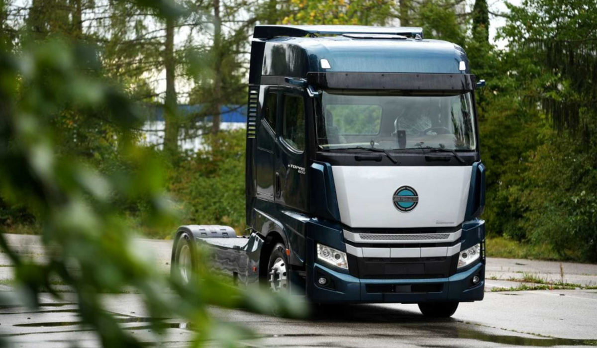 Screenshot 2025-11-16 at 01-40-27 steyr-superpanther-etopas-600-04-1.jpg (obraz JPEG 2100×1400 pikseli) — Skala (50%)