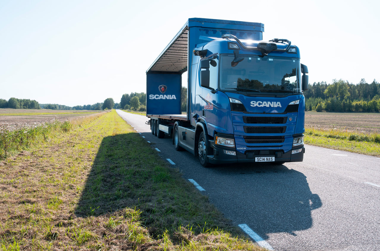 Read more about the article Scania demonstruje sztukę inżynierii światowej klasy, a autonomiczne ciężarówki umożliwiają podejmowanie wyjątkowych wyzwań