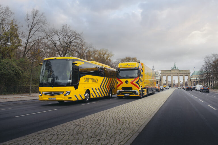 Read more about the article Duże pojazdy, duża odpowiedzialność: ciężarówki Mercedes-Benz i autobusy Daimlera zaangażowane w poprawę bezpieczeństwa ruchu drogowego w dobie e-mobilności