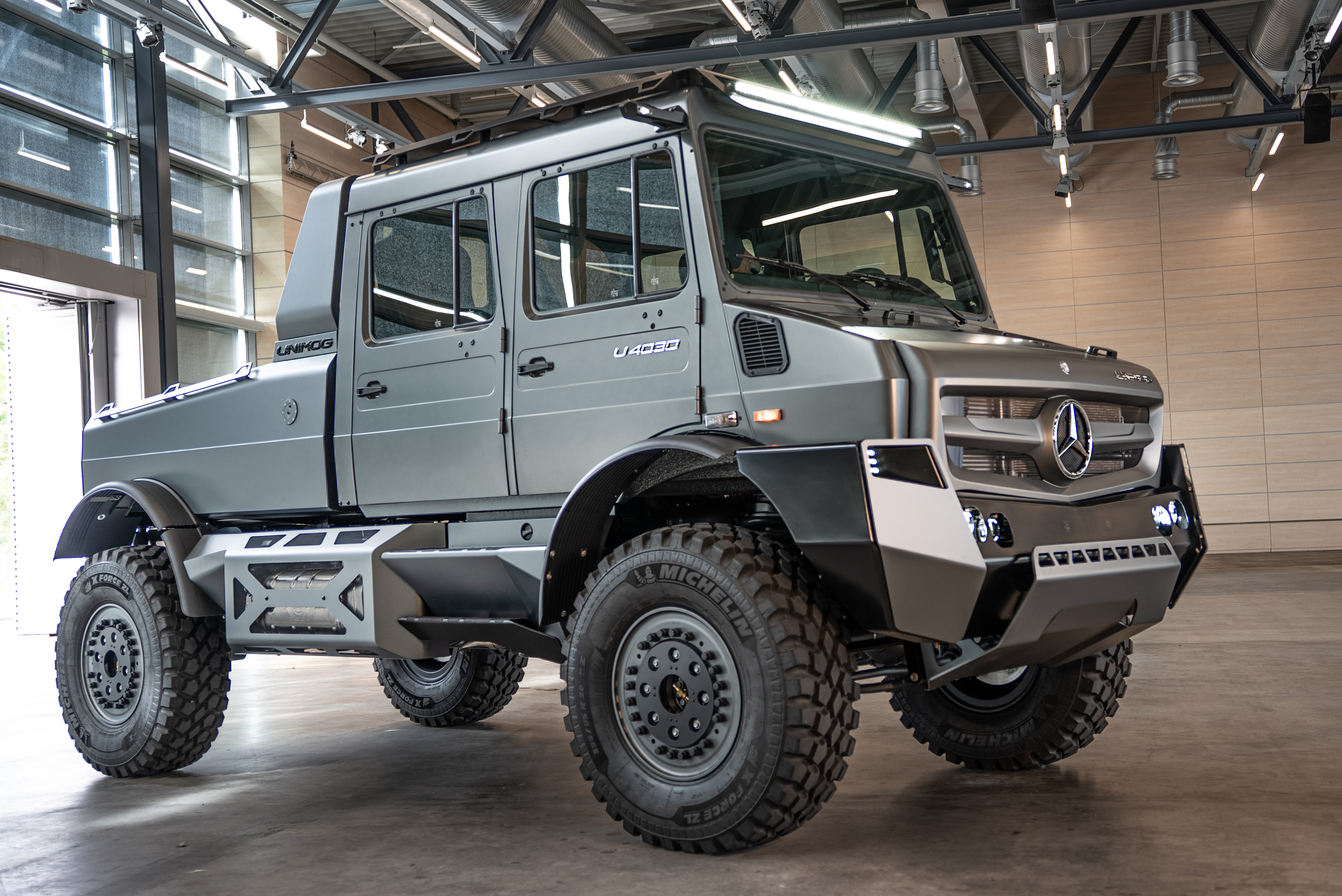 Read more about the article Mercedes-Benz Special Trucks prezentuje najbardziej luksusowego Unimoga w historii