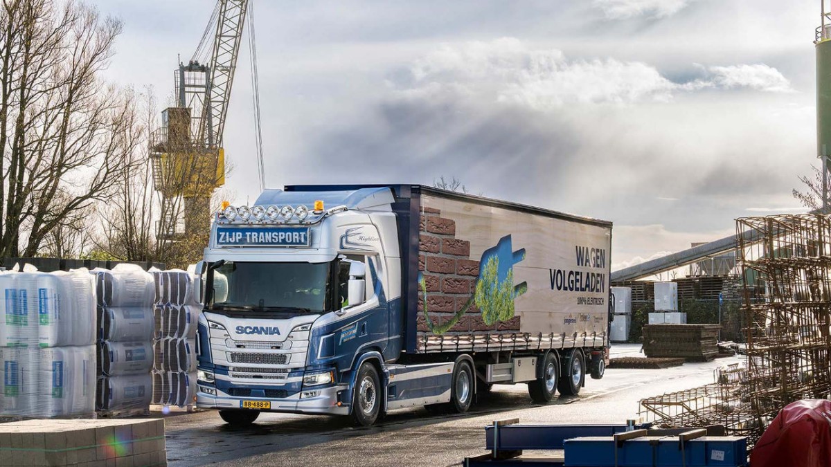 Read more about the article Dick Zijp Transport odbiera pierwszy elektryczny ciągnik Scania 40G