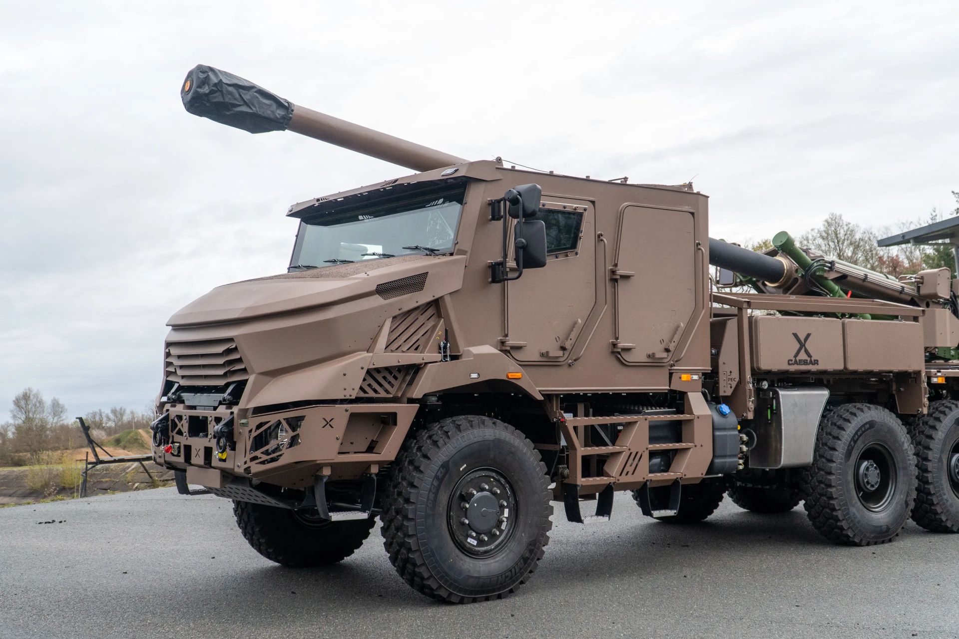 Read more about the article Chorwacja kupuje haubice CAESAR. czeska Tatra dostarczy pojazdy logistyczne