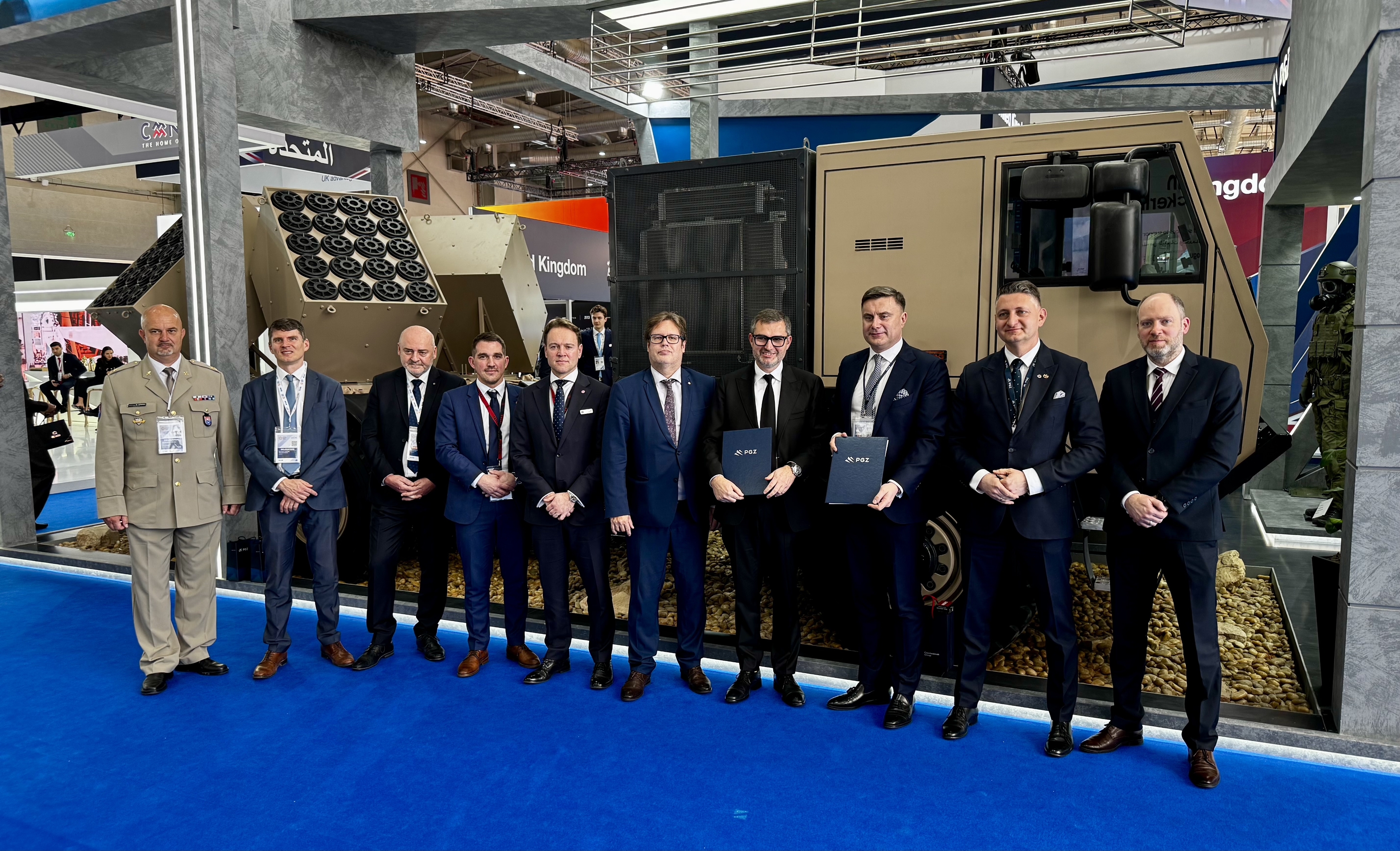 Read more about the article CSG i PGZ nawiązują współpracę w zakresie oferowania na eksport systemu minowania na podwoziu Tatra