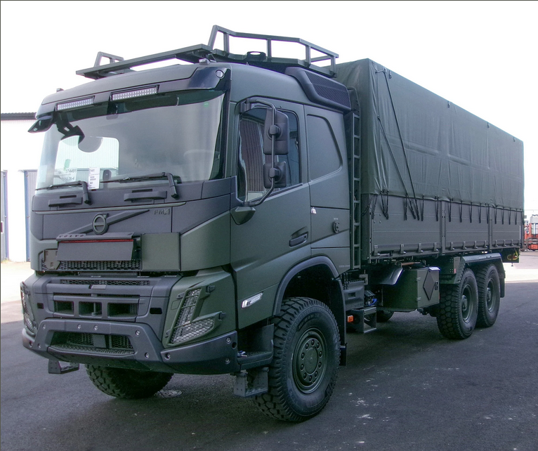 Read more about the article Nowe ciężarówki ze skrzynią ładunkową i pożarnicze dla Szwedzkich Sił Zbrojnych