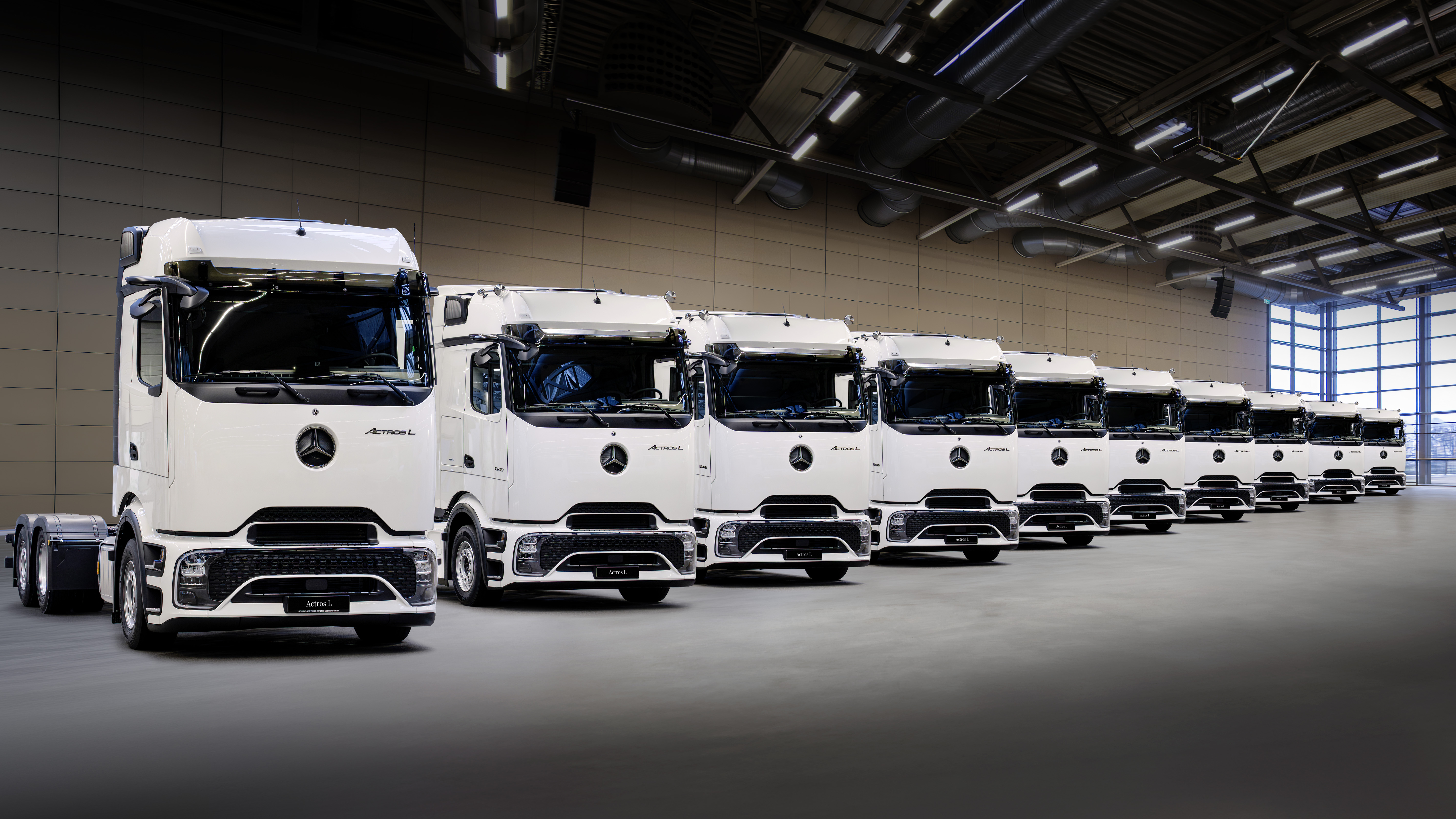 Read more about the article Mercedes-Benz Trucks i Girteka podpisują umowę na dostawę 500 Actrosów L ProCabin