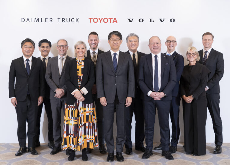 Read more about the article Toyota zamierza dołączyć do spółki joint venture cellcentric, zajmującej się ogniwami paliwowymi, jako równoprawny udziałowiec, obok Daimler Truck i Grupy Volvo