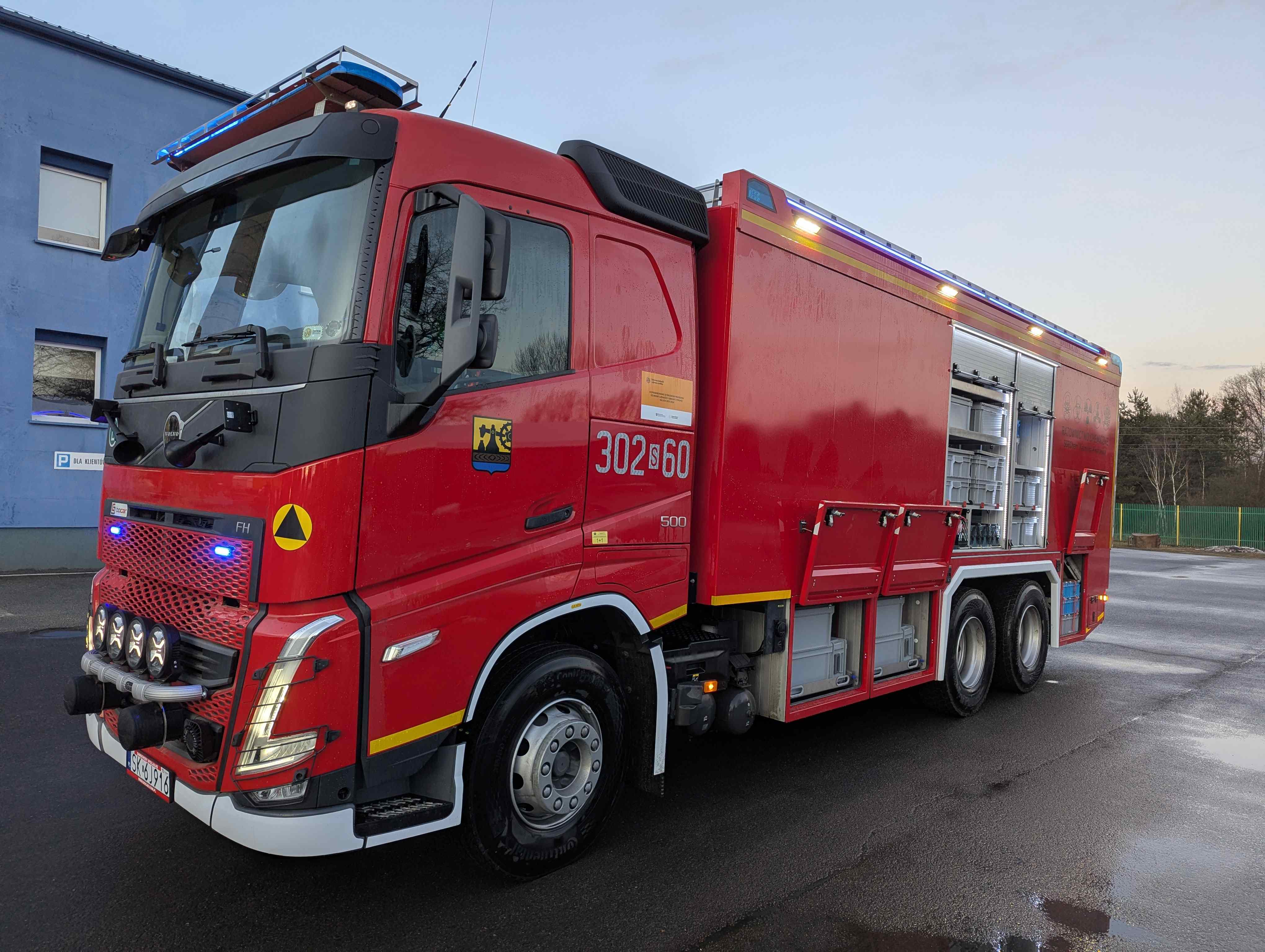 Read more about the article Ciężki samochód ratownictwa chemicznego na podwoziu Volvo FH z PS Bocar