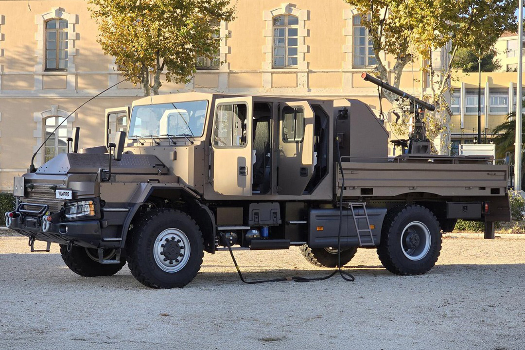 Read more about the article Scania France buduje kolejny wojskowy wariant z kabiną klasyczną