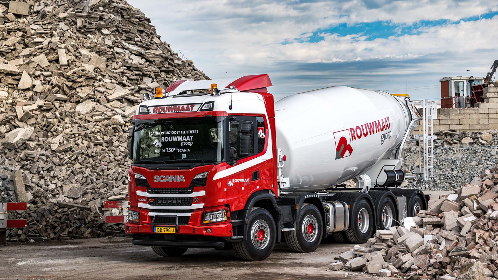 Read more about the article 150. Scania dla Grupy Rouwmaat: historia i innowacja łączą się w nowej, pięcioosiowej ciężarówce z systemem Wide Spread
