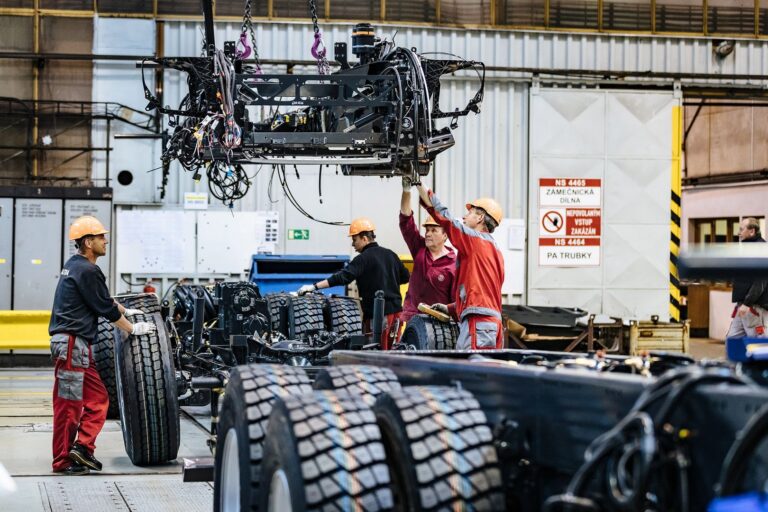 Read more about the article Właścicielsko-inwestycyjna wojna w Tatrze – CSG: Tatra Trucks zabezpieczyła finansowanie na dalszy rozwój i może kontynuować inwestycje