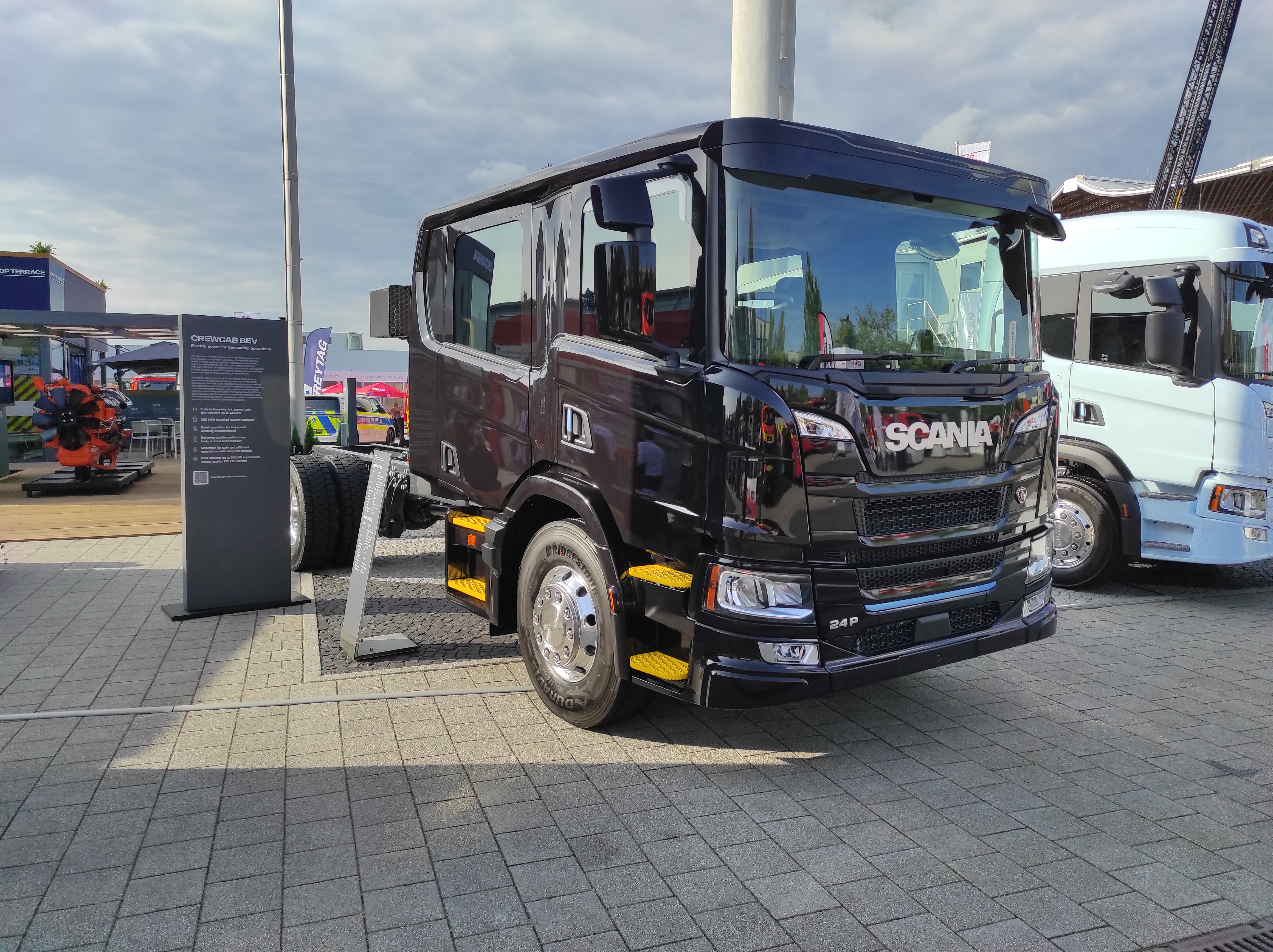 Read more about the article Interschutz 2026 – Scania wprowadza na rynek elektryczną kabinę CrewCab zasilaną akumulatorem do pojazdów ratowniczych