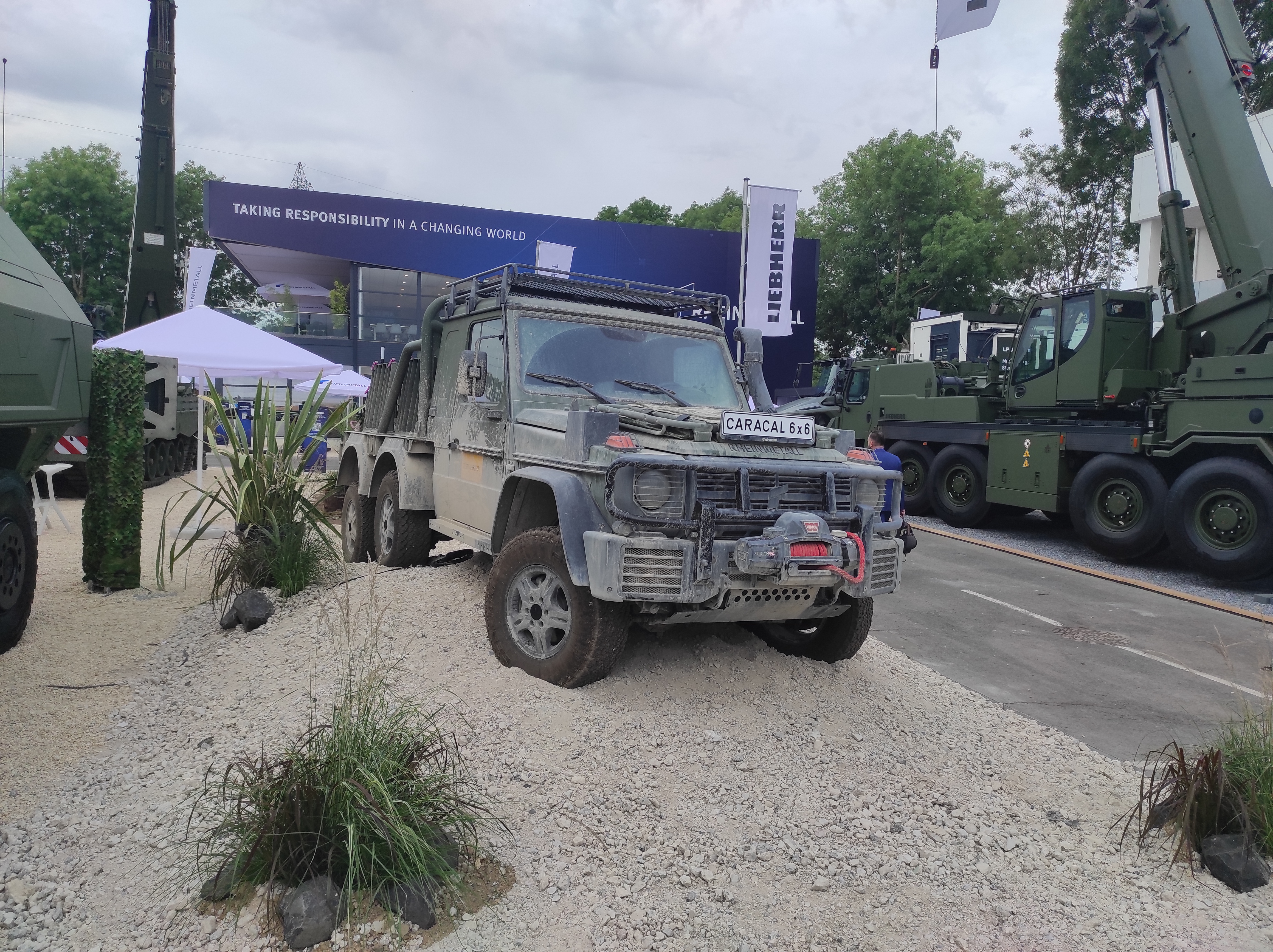 Read more about the article Światowa premiera Rheinmetal Mercedes Caracal 6×6 na targach Eurosatory 2026