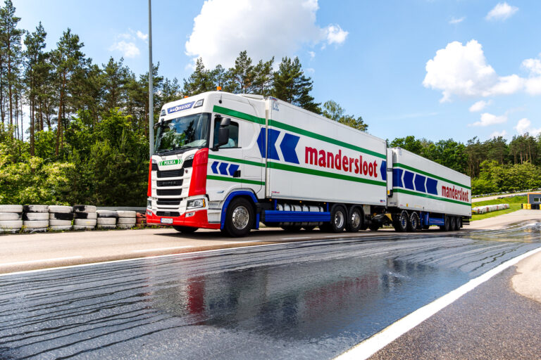 Read more about the article Pokaz zestawów klasy EMS 25,25 m w Modlinie – kolejny krok w kierunku wprowadzenia tego rozwiązania w naszym kraju