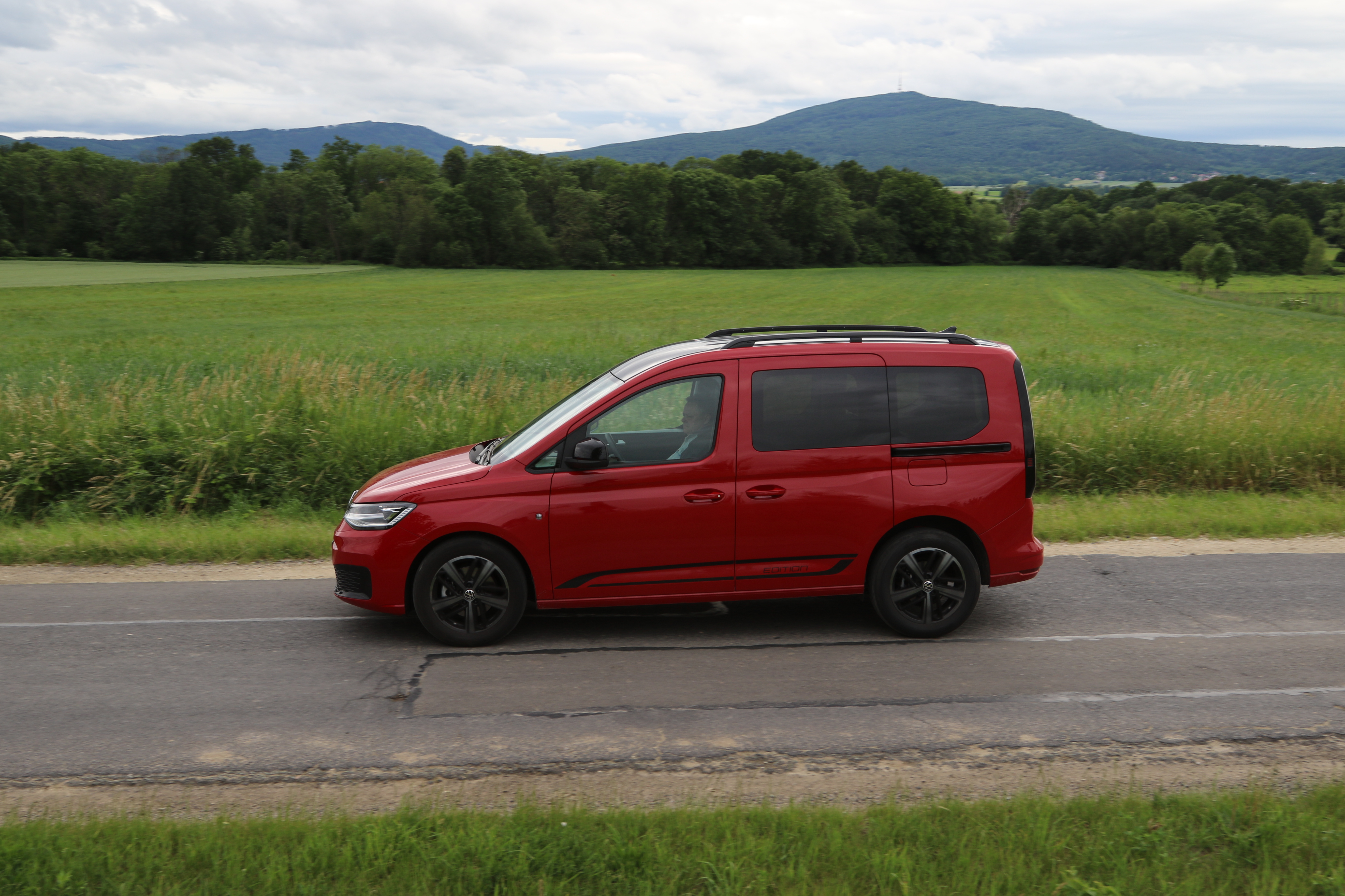 Read more about the article Volkswagen Caddy Edition – przestrzeń, komfort i bezpieczeństwo w praktyce