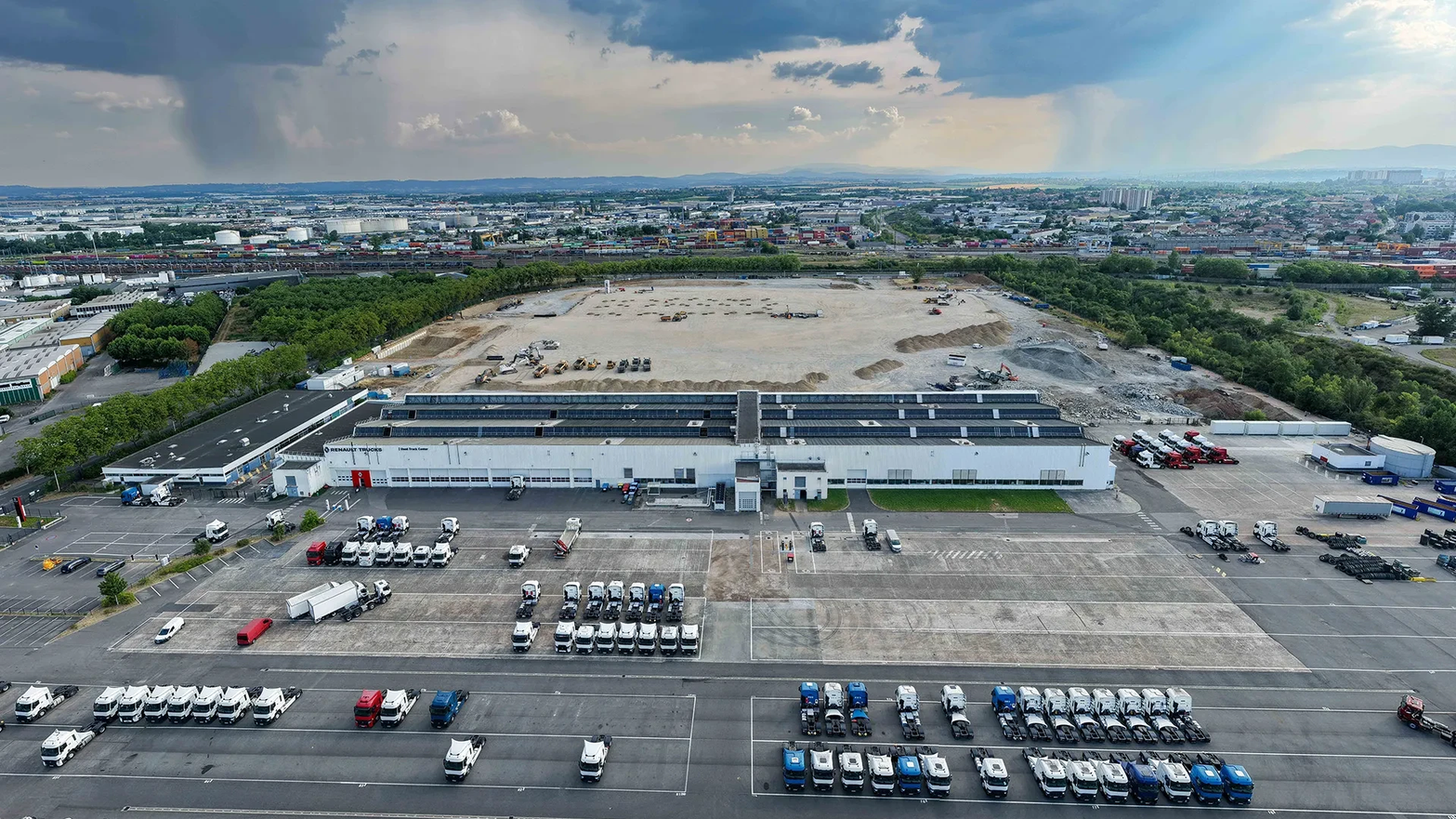 Read more about the article Renault Trucks inwestuje w nowe centrum logistyczne, aby pojazdy klientów były w ciągłej eksploatacji
