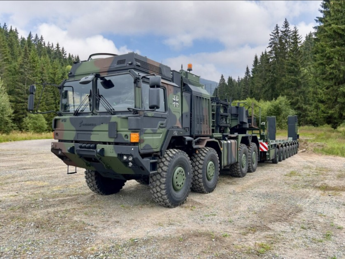 Read more about the article Rheinmetall dostarcza Bundeswehrie ciężkie transportery opancerzone Elephant