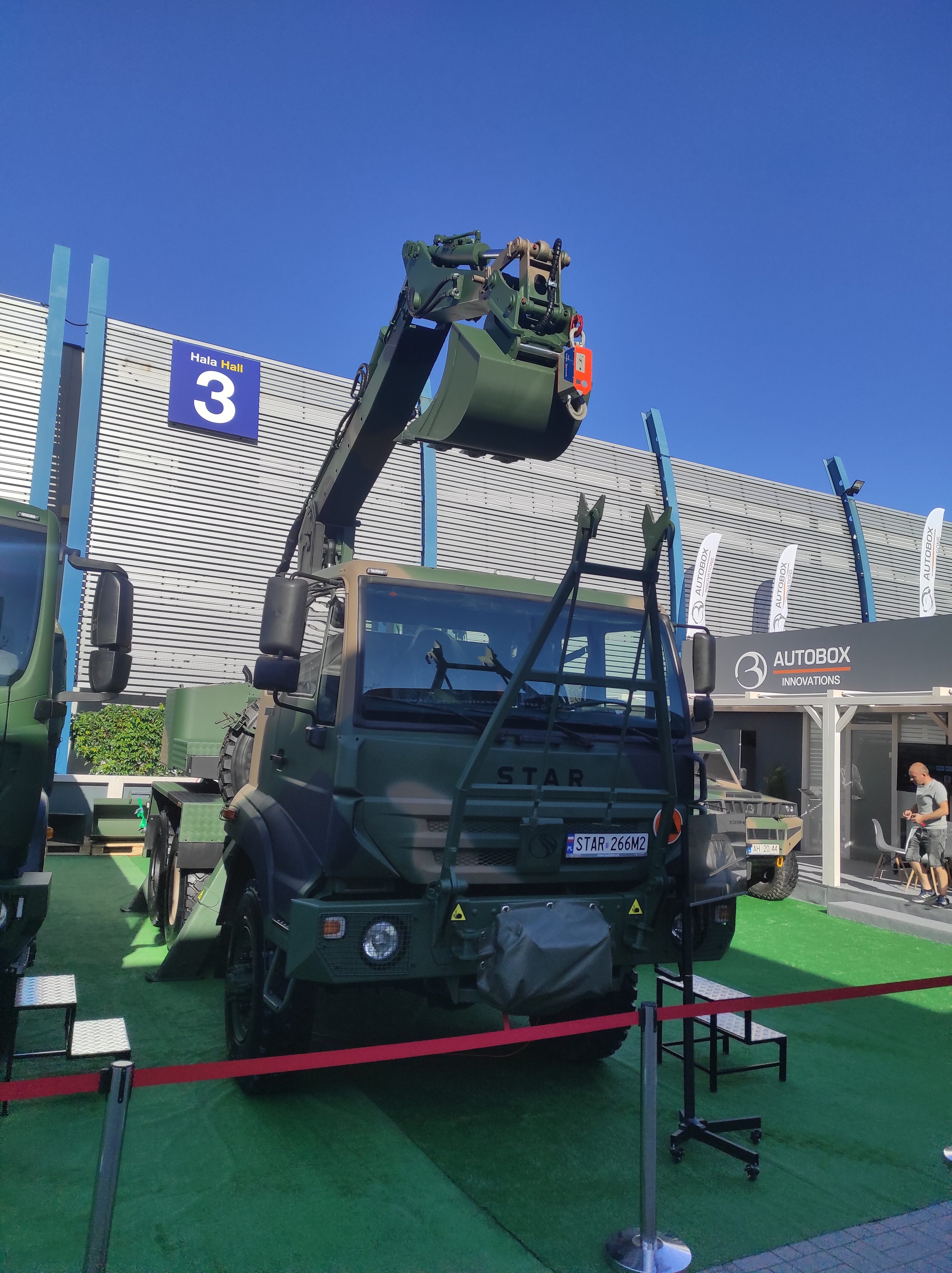 Read more about the article Zmodernizowana koparka samochodowa K-407 CM