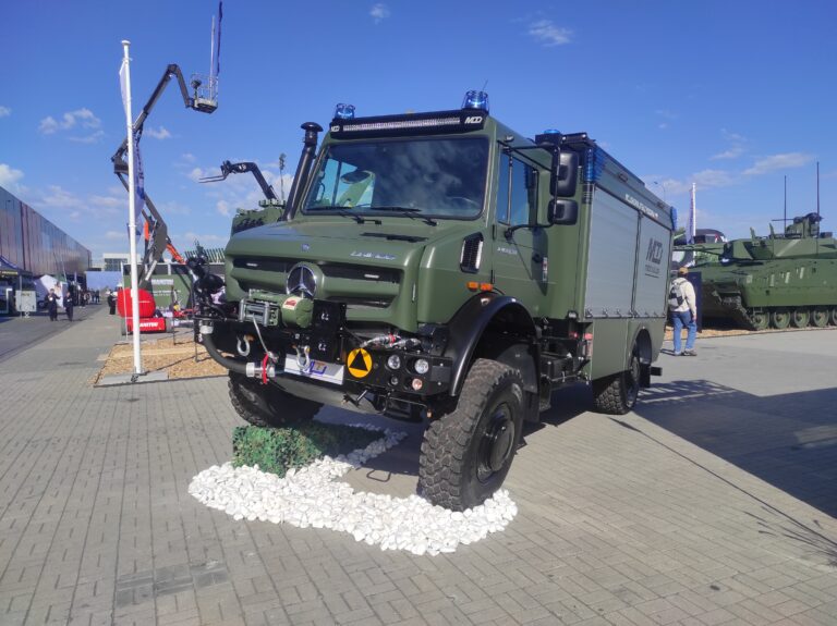 Read more about the article Średni terenowy samochód ratowniczo-gaśniczy na podwoziu Mercedes-Benz Unimog U5023 4×4 z zabudową z kieleckiej firmy Moto-Truck