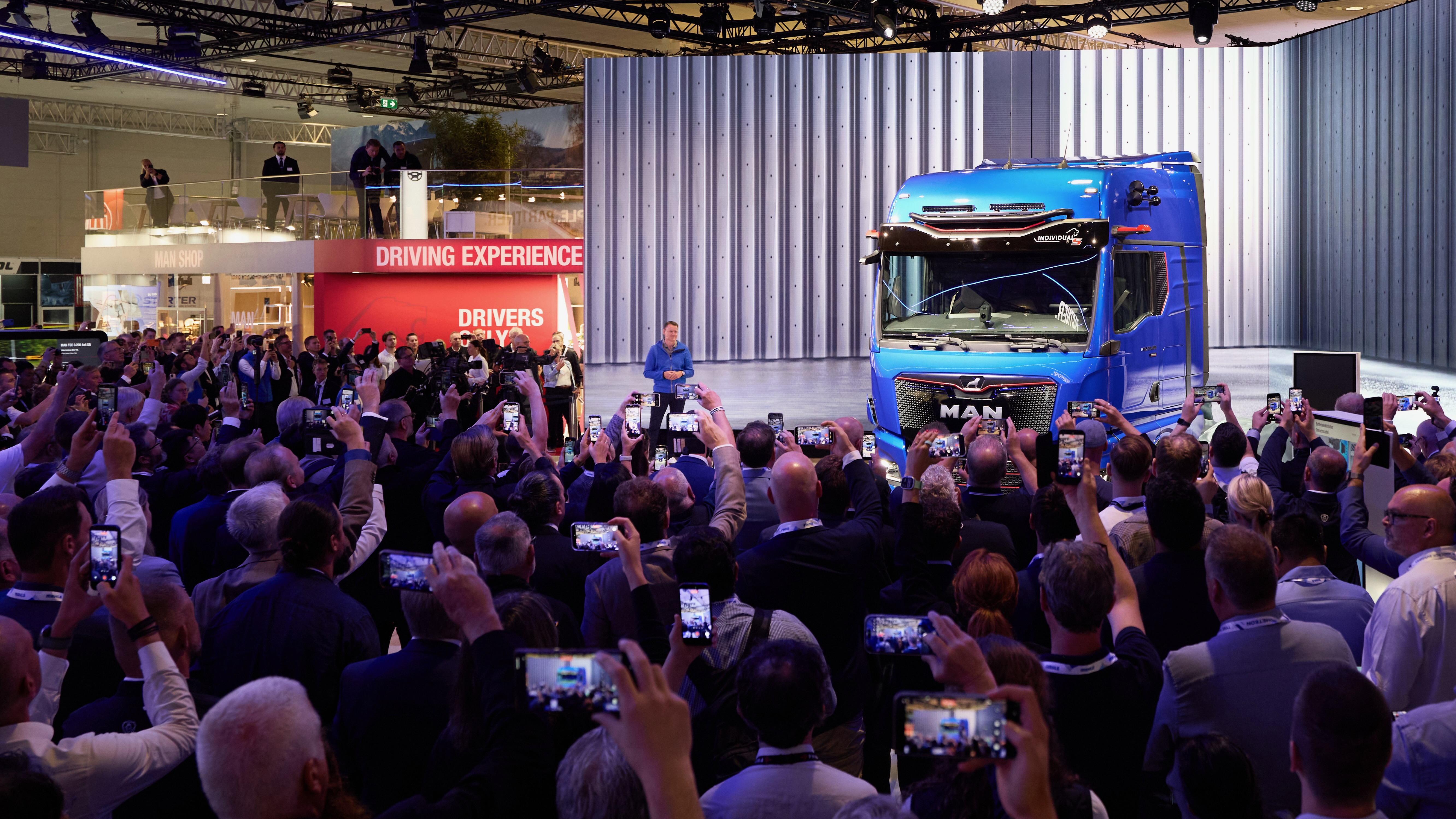 Read more about the article MAN FinancialServices wprowadza na drogi więcej elektrycznych ciężarówek (eTrucks)