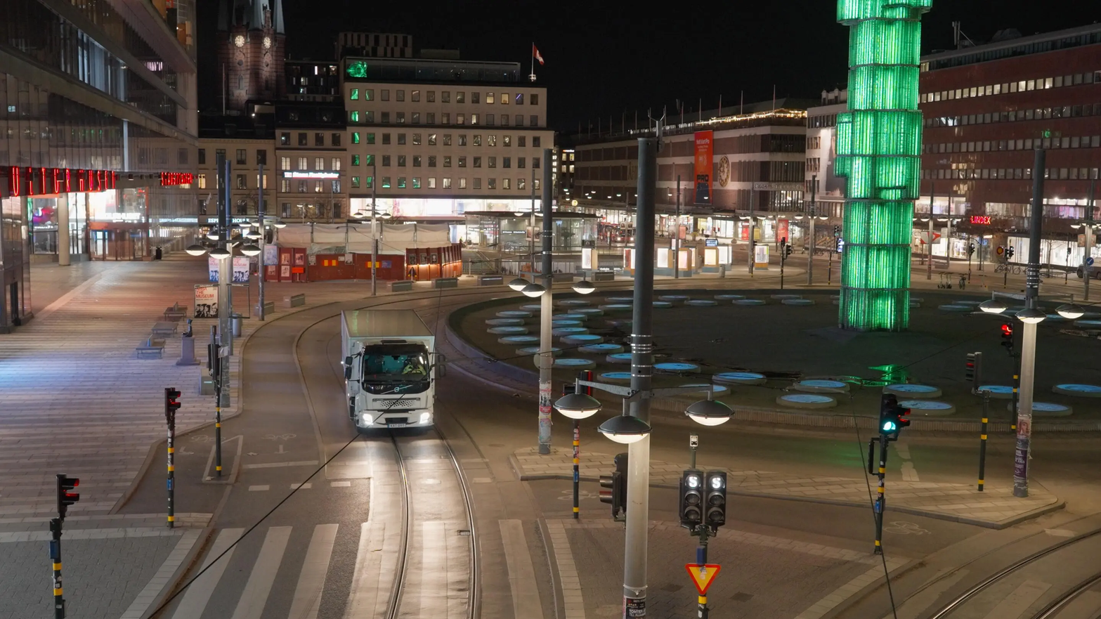 Read more about the article Ciszej, szybciej i inteligentniej: wymierne korzyści z transportu poza godzinami szczytu