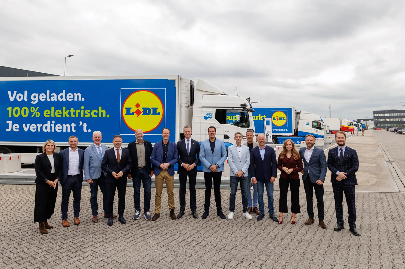 Read more about the article Lidl w Holandii wieńczy działania na rzecz elektryfikacji otwarciem szóstej stacji szybkiego ładowania